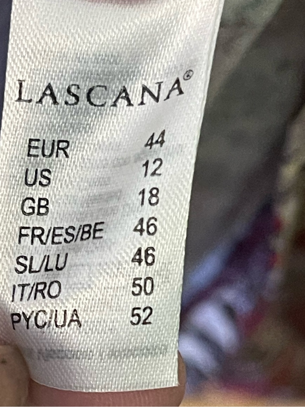 NWT- Lascana printed halter dress featuring crossover v-neckline. Size 12 - Picture 11 of 14
